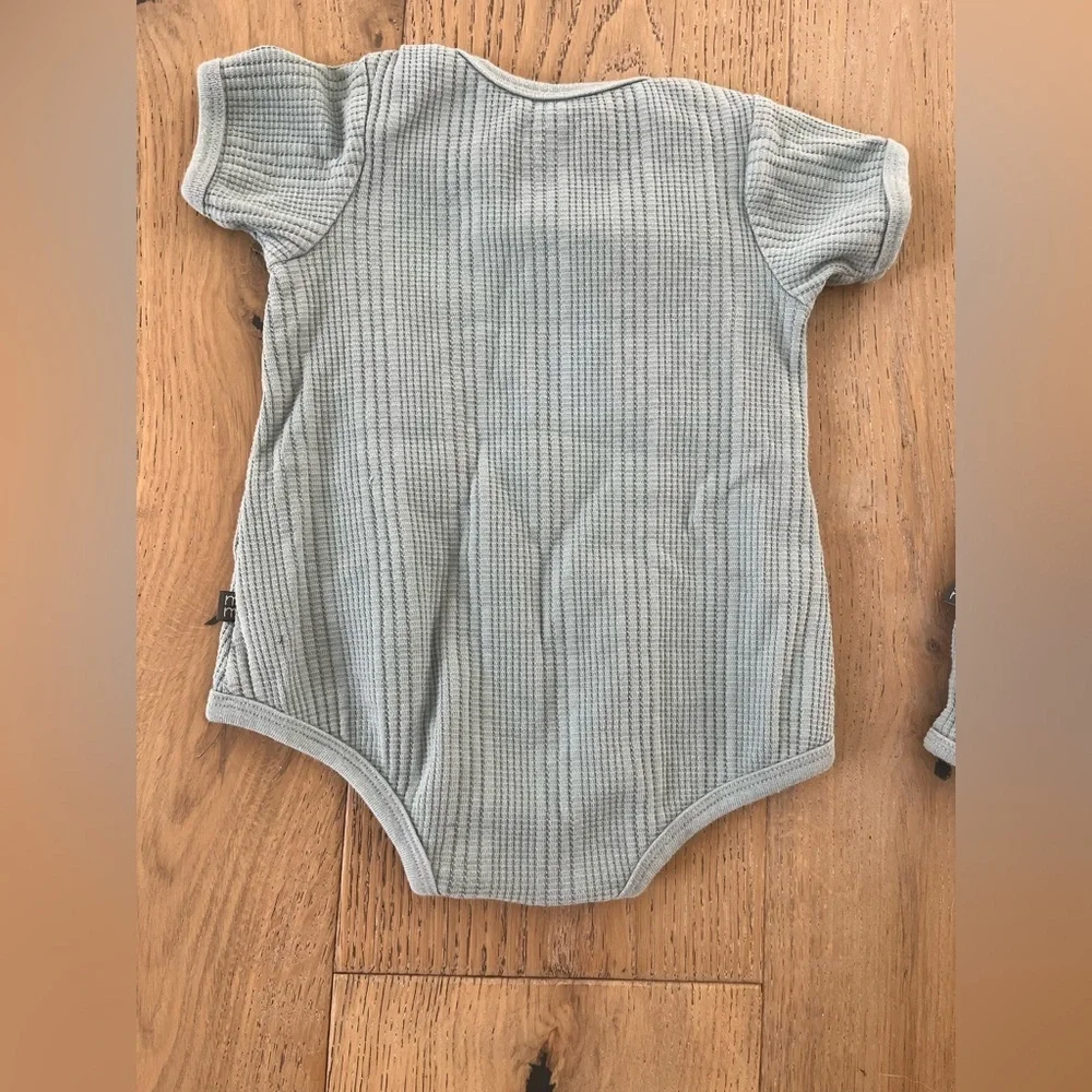 Modern Moments Gerber Baby Boy Girl Blue Summer Bubble Onsie Short 12M